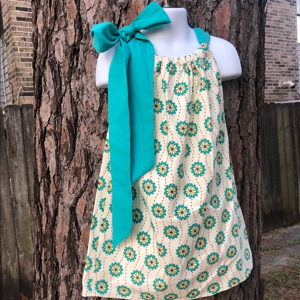 Handmade girl’s dress 👗